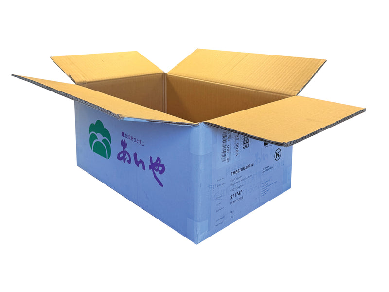 A white printed box measuring 495mm x 320mm x 210mm