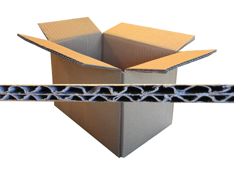 A 230mm x 152mm x 152mm box with an image of the corrugated fluting