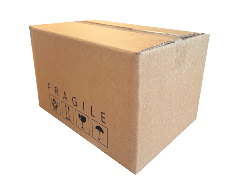 440x300x257mm Cardboard box with 'Fragile' label on a white background