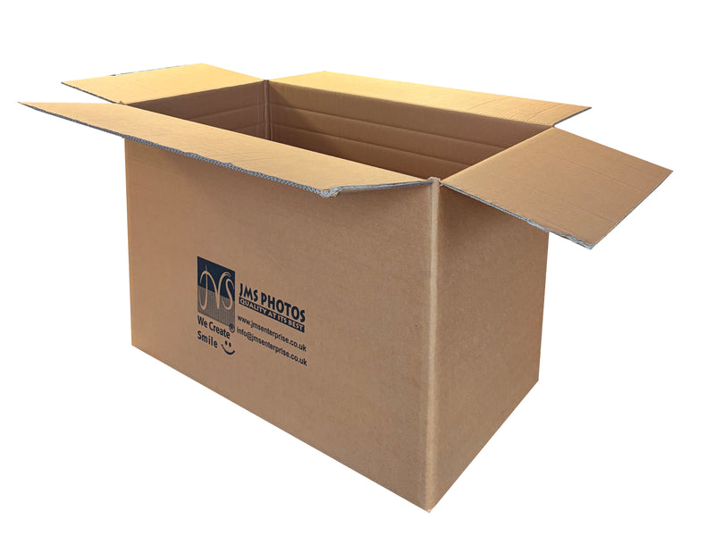 A 810mm x 455mm x 520mm box