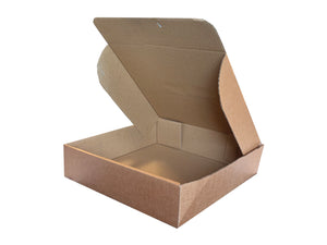 A pizza style/presentation box measuring 325mm x 325mm x 83mm
