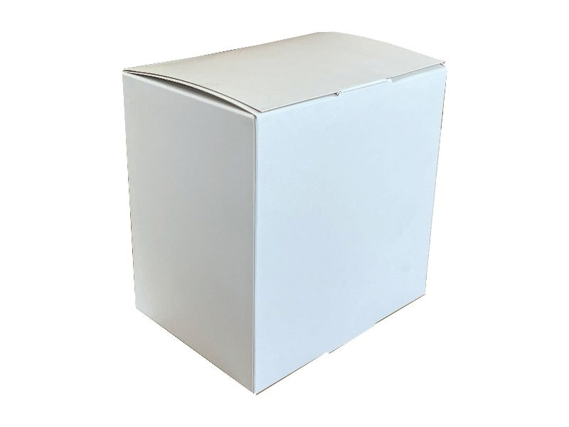 white cake boxes with close tab